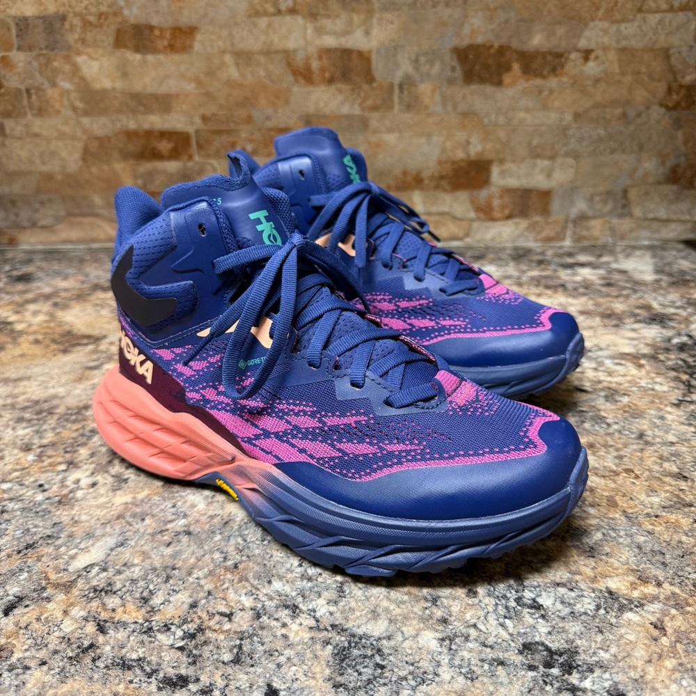 Hoka One Women's Speedgoat 5 Mid GTX SZ US 7B Hiking Goretex
